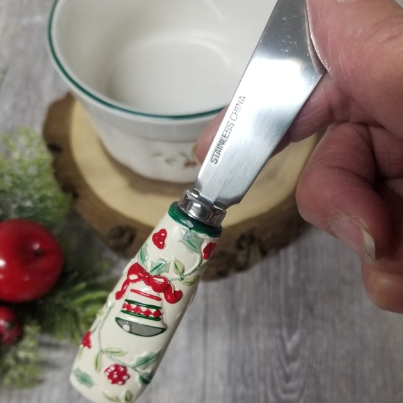 Pfaltzgraff winterberry dip bowl/ ramekin w/ spreader - Picture 9 of 9